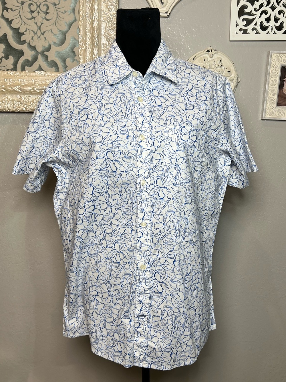 Gap Men's Short Sleeve Hawaiian  Button-Up Shirt - Light Blue
